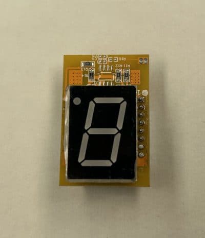 DISPLAY SCREEN TO SUIT CROSSOVER V1